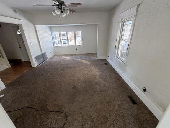 3rd image of 402 Edwin Ave