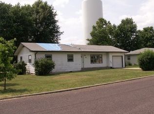 1504 6th St, Monett, MO 65708