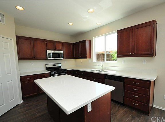 4th image of 33949 Wintergreen Pl