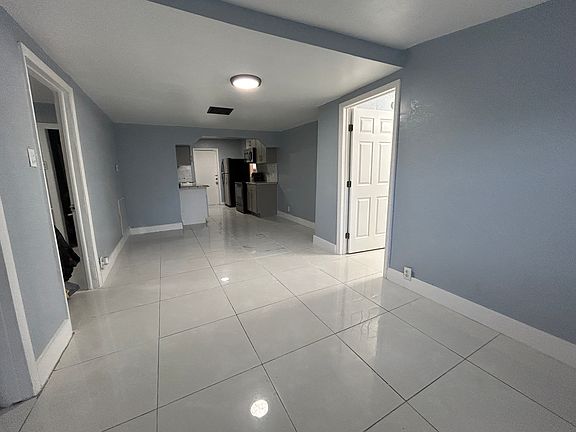 5th image of 1872 NW 1st St #1