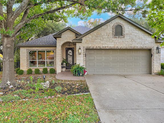 2nd image of 111 Brazos Dr