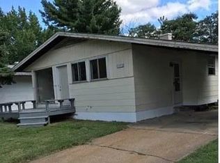 10416 Durness Dr, Saint Louis, MO 63137