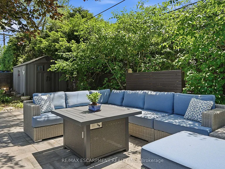 570 Rosedale Cres — Photo 34