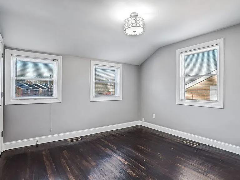 812 Burns St SE — Photo 28