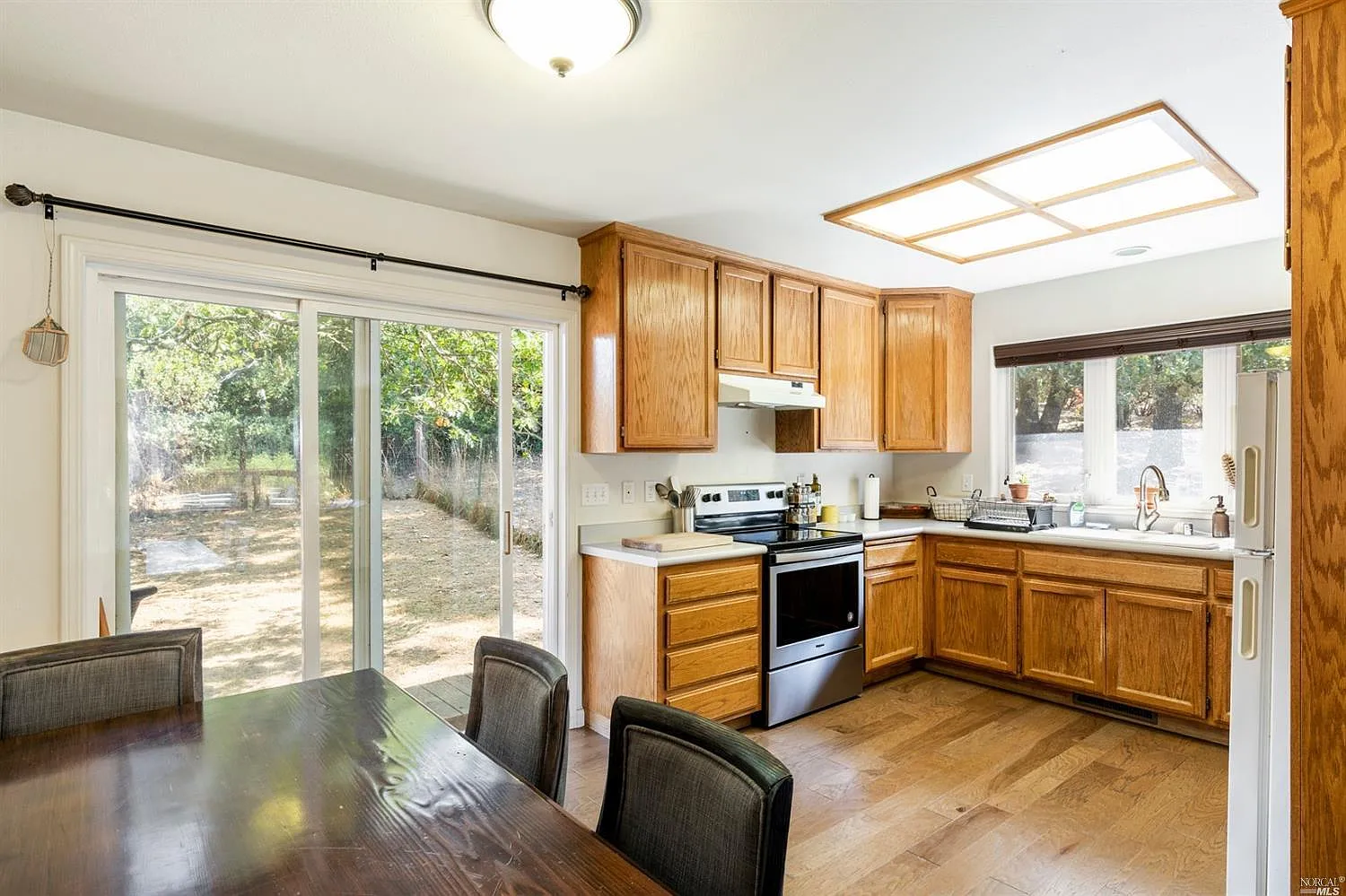 2 bed, 1250 sqft, $3,100 — Photo 2