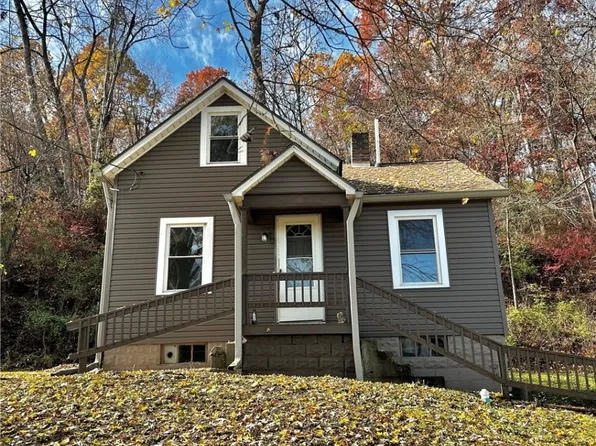 1315 Walnut Dr, Zanesville, OH 43701