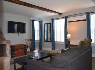 14 Catherine St APT 3, Newport, RI 02840