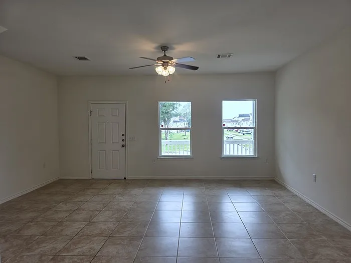 6102 White Oak Dr — Photo 8