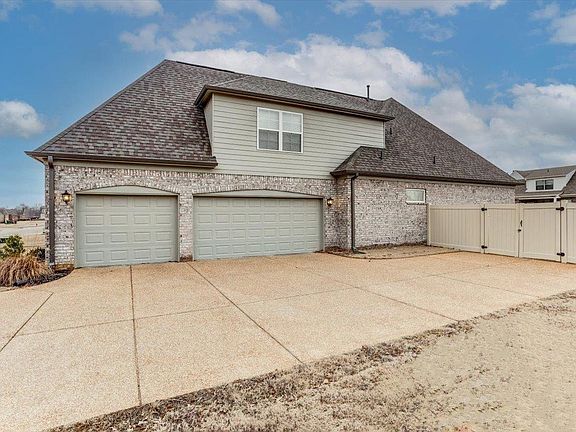 2nd image of 810 Mebane Rd