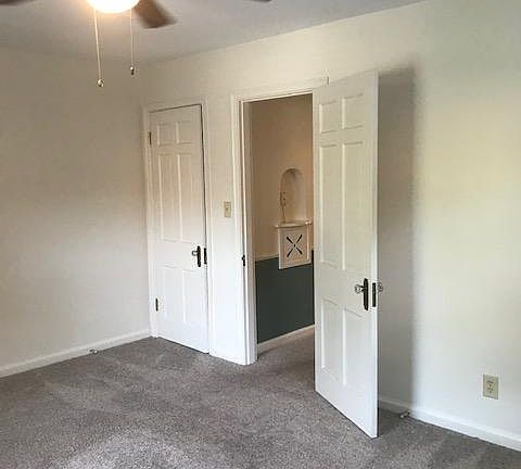 5th image of 6211 Aspen Ave APT 2