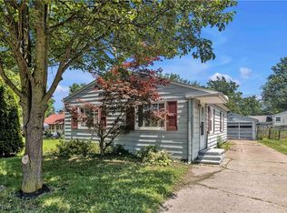 321 Overlook Rd, Vermilion, OH 44089