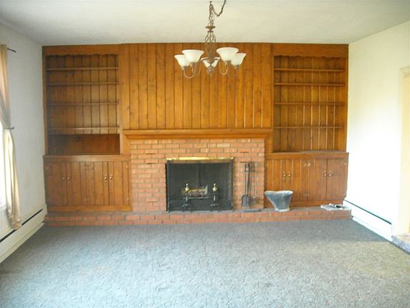 4th image of 1411 Ziegler St