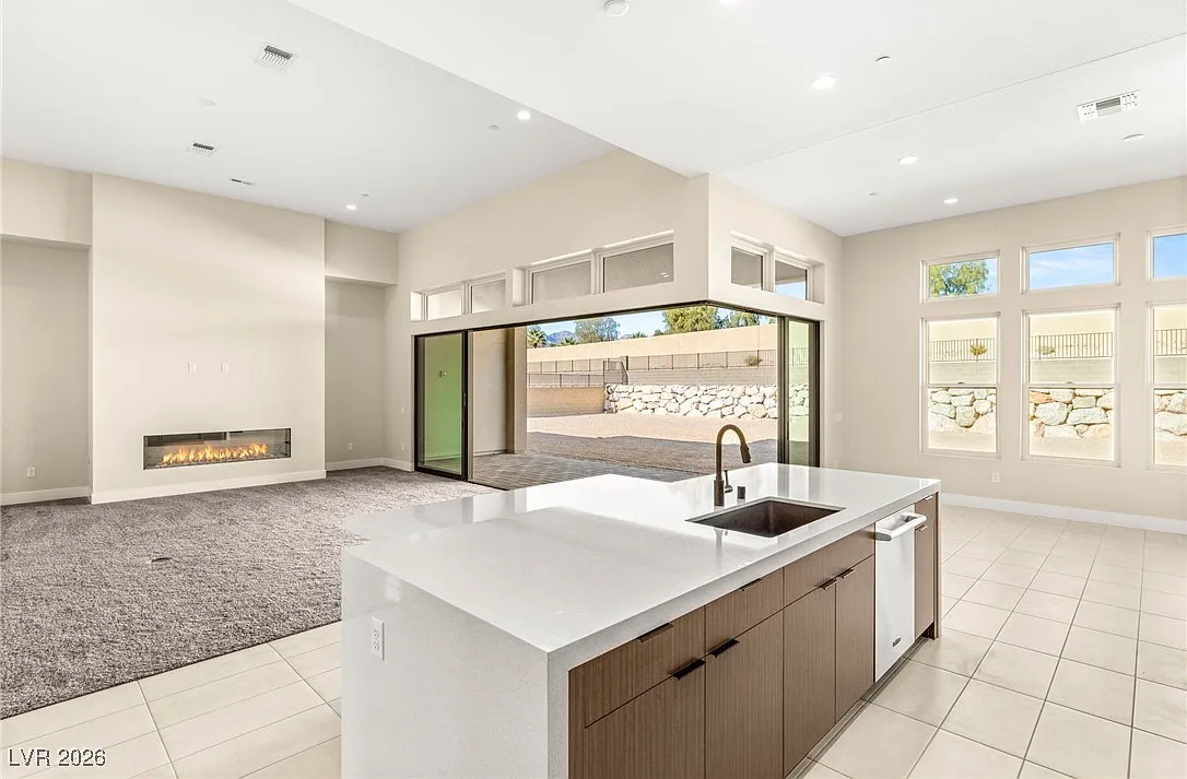 4 bed, 4.5 bath, 3966 sqft, $12,000 — Photo 1