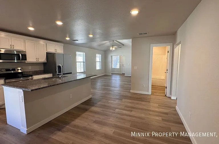 7704 Elm Ave — Photo 6