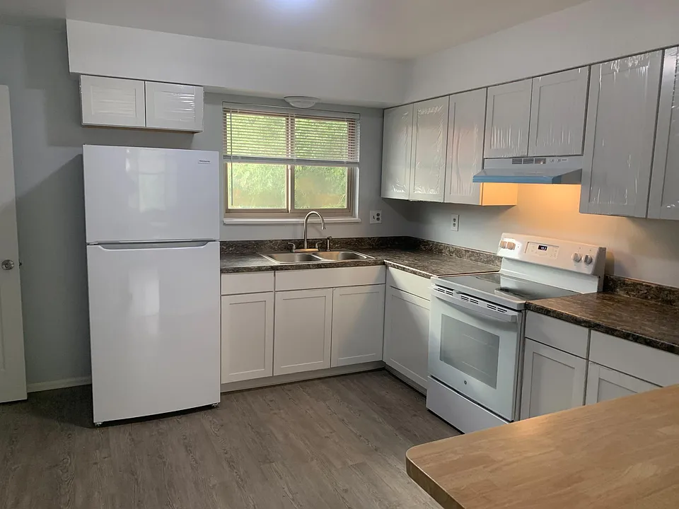 2032 Friendship Pl #4