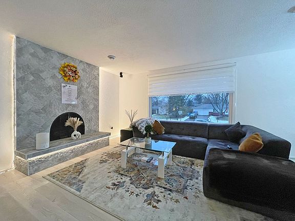 3rd image of 333 Belle Aire Dr