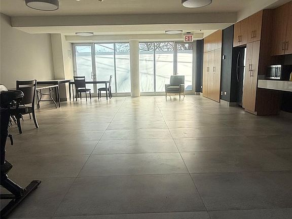 5th image of 839 Tilden Street #5H