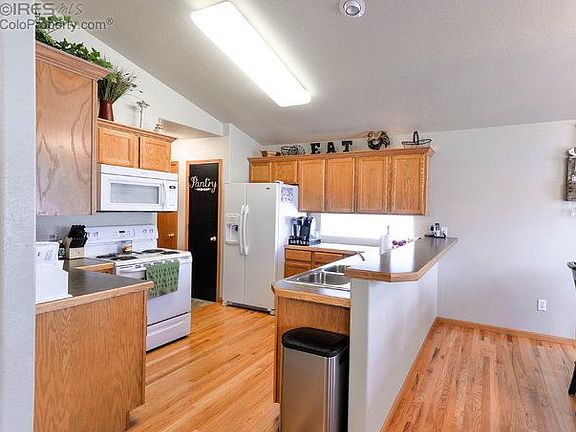2nd image of 1061 Grand Ave