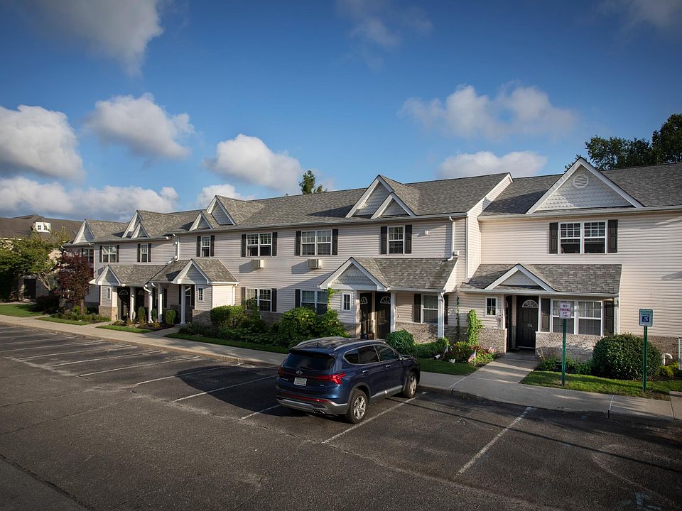 Fairfield Townhouses At Holtsville 2 Victorian Ct Holtsville NY Zillow