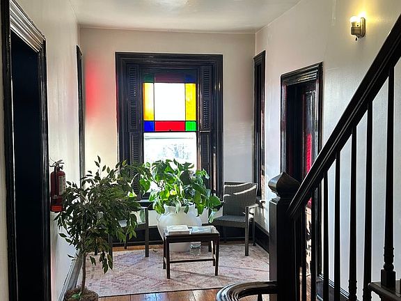 5th image of 138 S Carlisle St APT 6