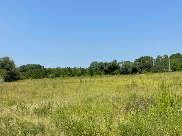 121 Hilltop Rd, Sylvester, GA 31791