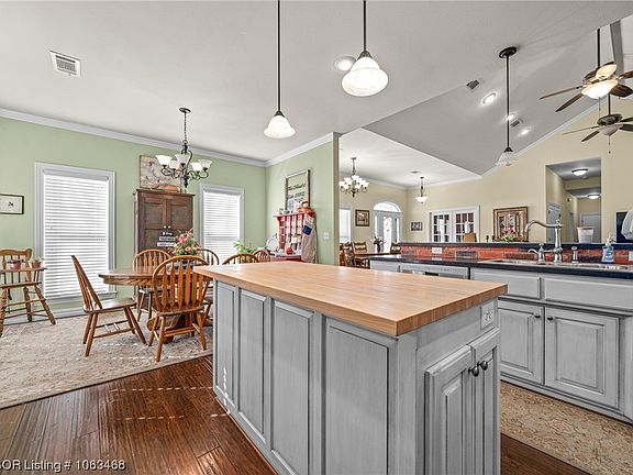 2nd image of 21501 Blackberry Ln