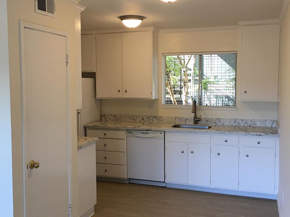 1st image of 31 Circle Dr APT A