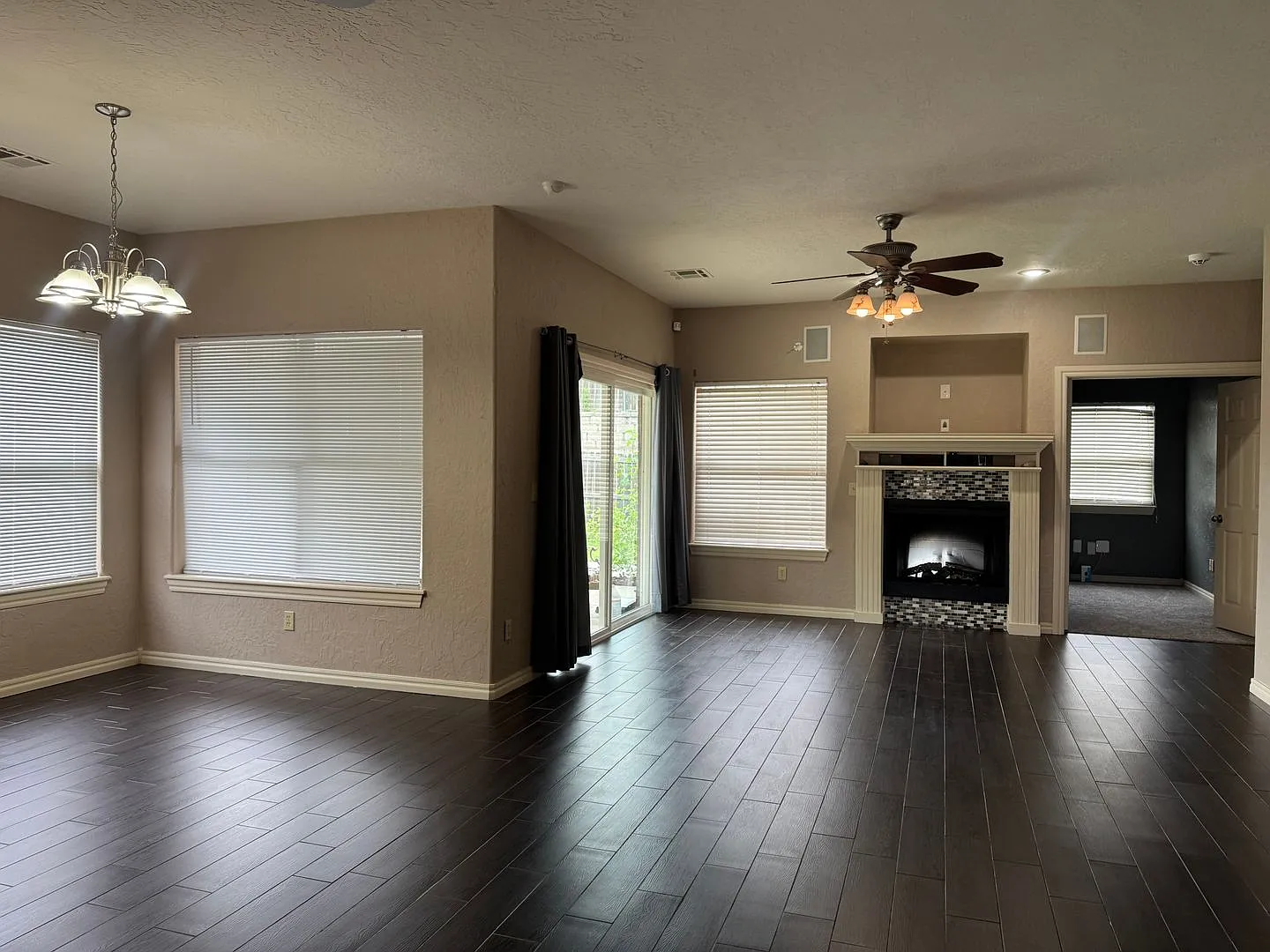 4413 Nw Wolf Creek Blvd - Hot New Listing! — Photo 2