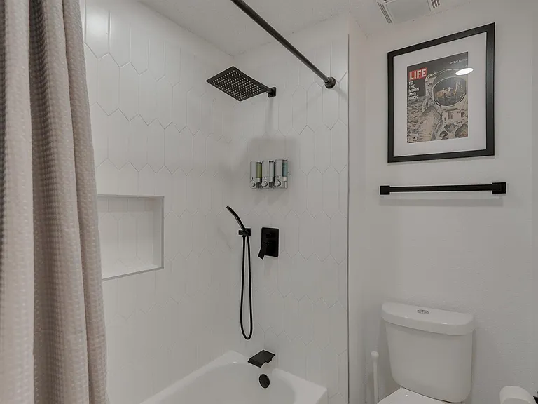 6048 Holiday Ln — Photo 29