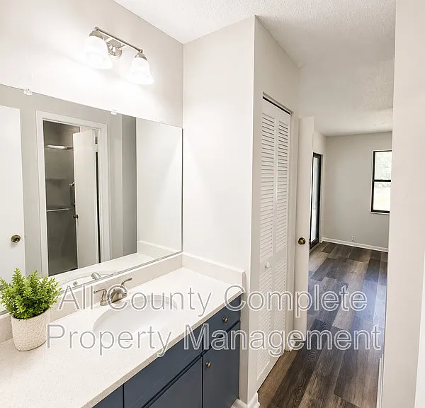 8322 Derbyshire Pl — Photo 11