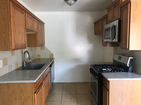 4th image of 1728 N Fairfax Dr APT C