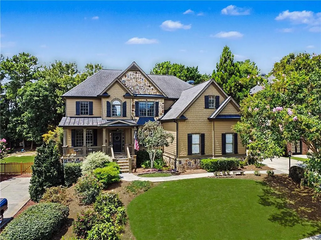 6 bed, 5.0 bath, 5857 sqft, $4,500 — Photo 2