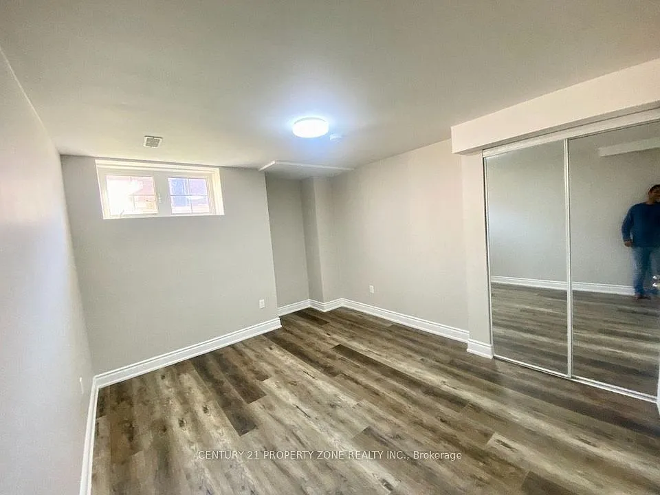 3 bed, $1,900 — Photo 4