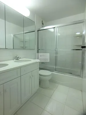 Rented by Manhattan Connection | media 40