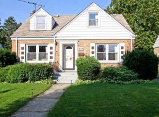 506 N Maple St, Mount Prospect, IL 60056