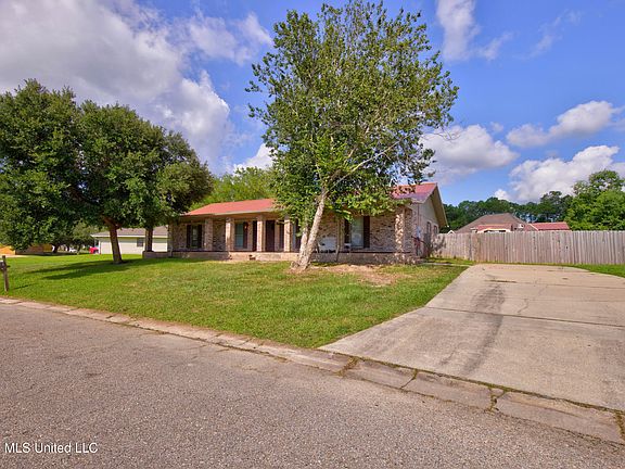 4th image of 210 Idlewood Dr