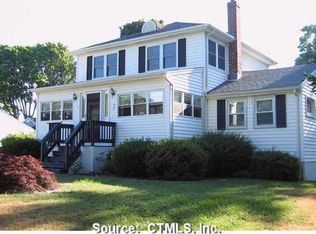 7 Sols Point Rd, Clinton, CT 06413