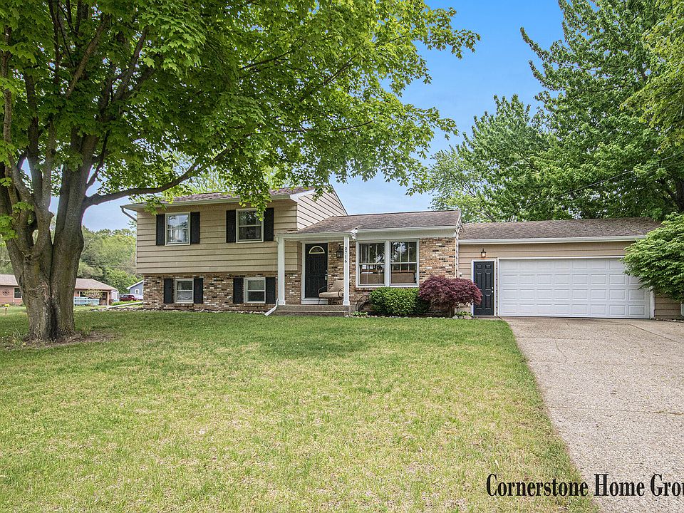 1st image of 2716 Sandalwood Ct NE