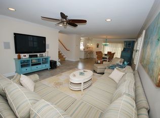 2 N Wilson Ave, Margate, NJ 08402