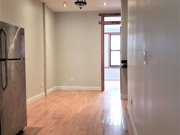 3rd image of 241 Montrose Ave APT 2L