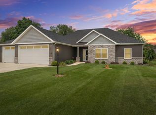 830 E Dresdin Dr, Warsaw, IN
