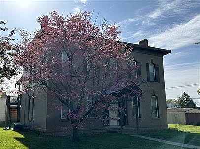 1st image of 609-611 S 10th St #2