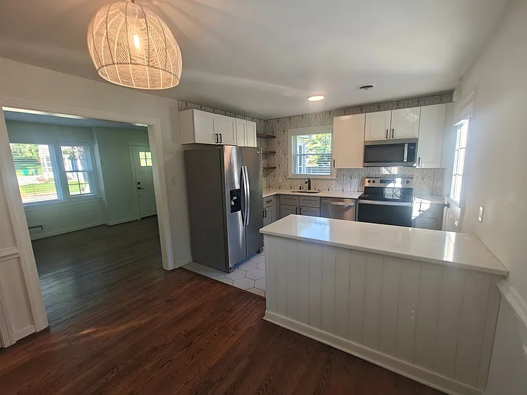 8402 Rolando Dr — Photo 10