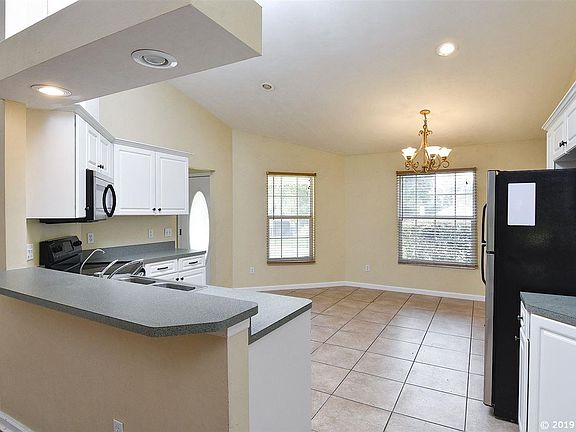 5th image of 25275 SW 21st Pl
