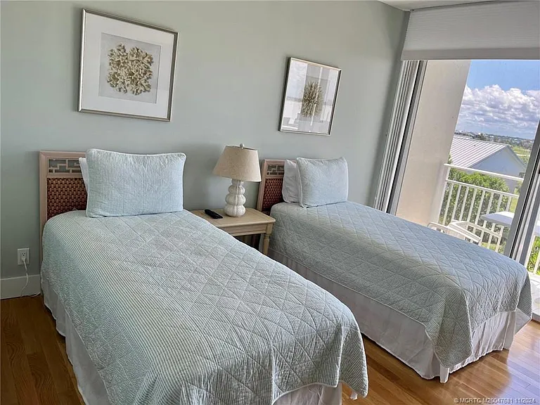 579 NE Plantation Rd #301 — Photo 11