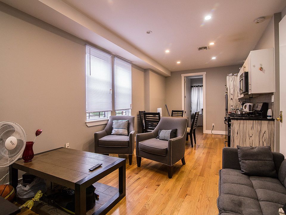1st image of 14 Sherlock Pl #1R