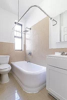 4th image of 341 W 45th St APT 101