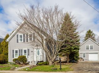 42 Thatcher St, Thomaston, ME 04861
