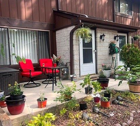 2nd image of 8 Rumson Rd #8