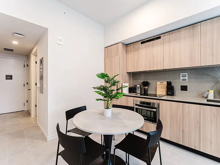 121 NE 5th St #311 — Photo 9